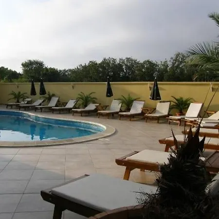 Hotel Family Dayana Sinemoretz