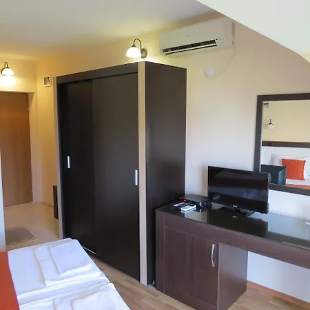 Hotel Family Dayana 3*